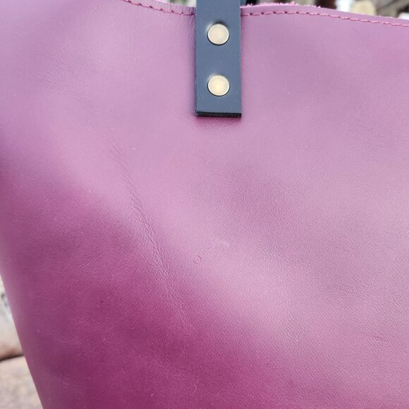 Portland Leather Lollipop Large Zippered Tote Bag Smooth Purple Black Handles - Picture 5 of 10